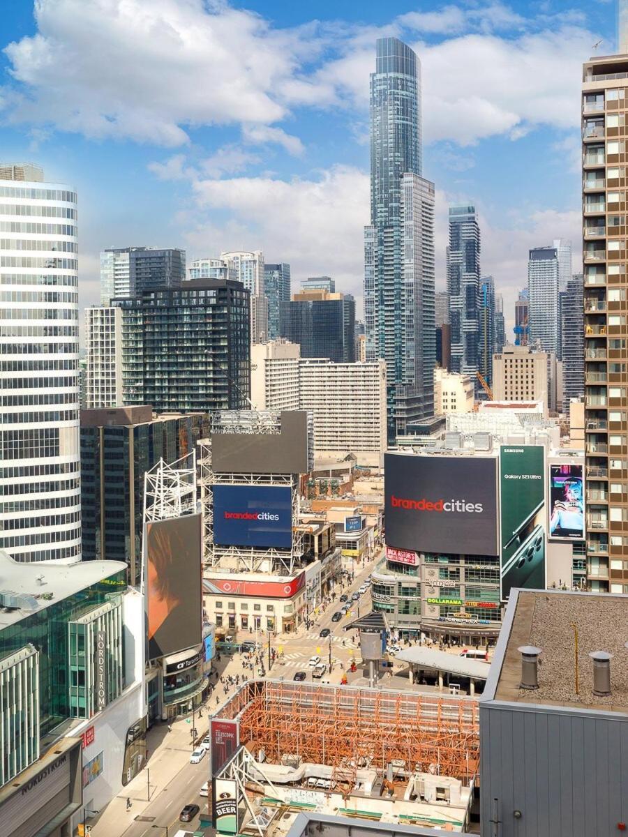 Stay By Yonge Dundas Square Commuters Paradise Toronto Exterior photo